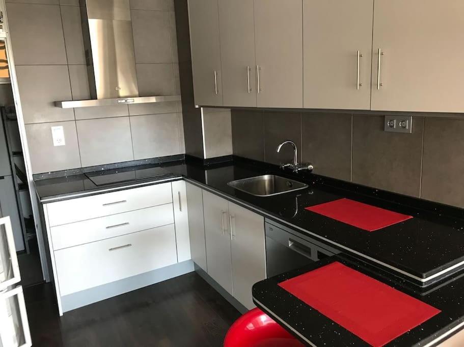 70 Sqm Apartment With Seaview In Arenales Del Sol. Buitenkant foto
